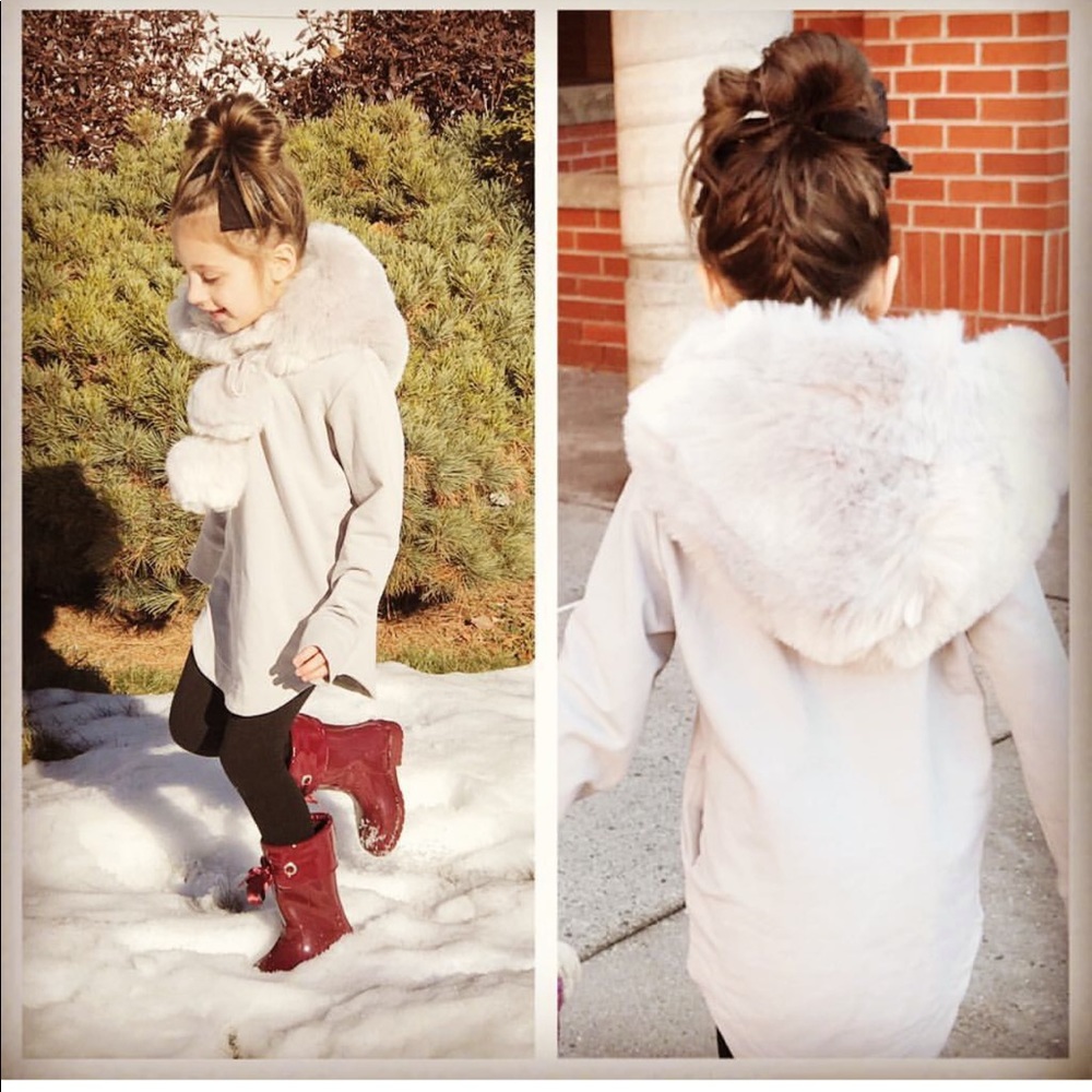 ADORABLE fur hoodie for girls !